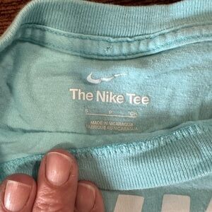 Nike women’s tee